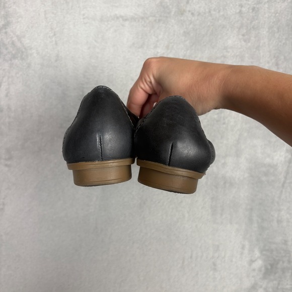 NIB Clarks Loafer Lyrical Way Black Leather Flats 10 Comfy Casual Minimalist - Picture 7 of 8